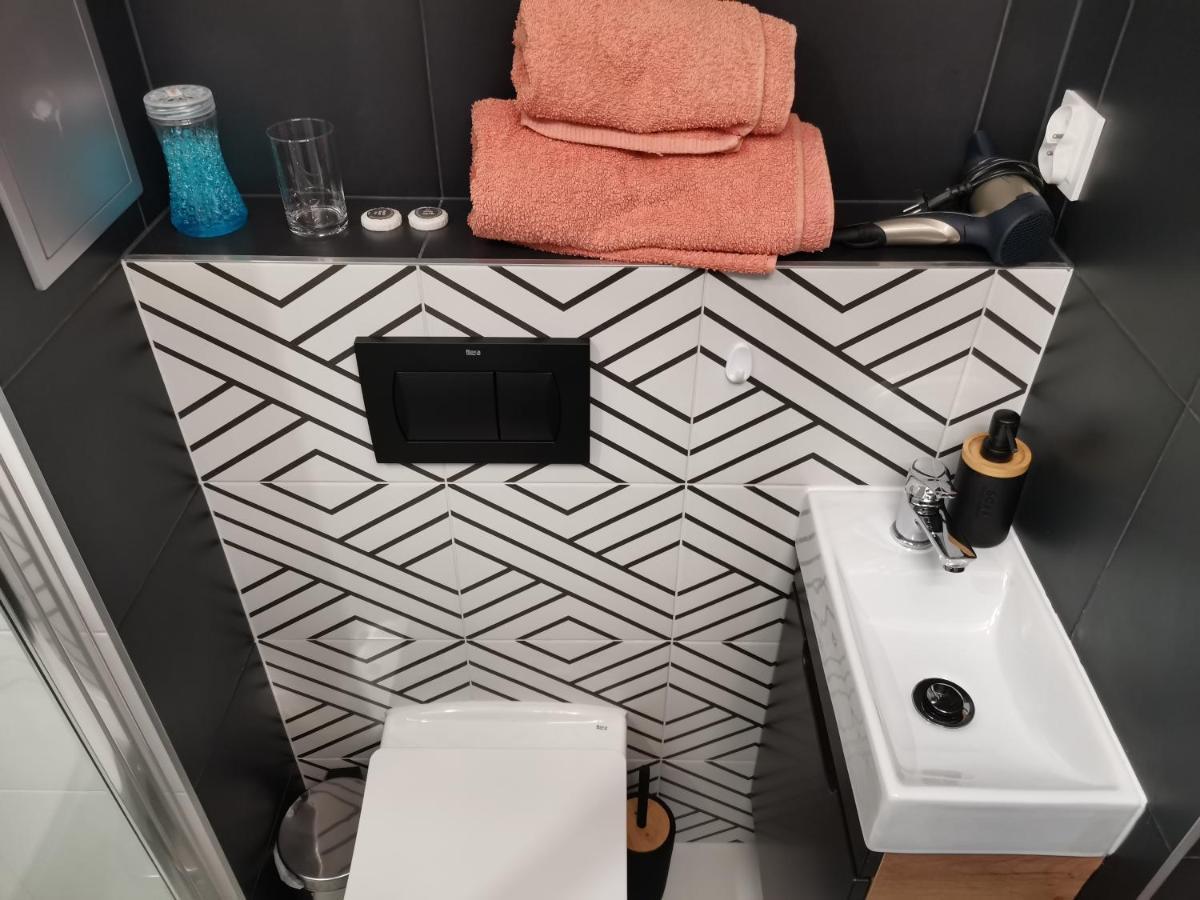 Przytulny Apartament W Wiezowcu - Centrum Miasta Podwislocze 38 Rzeszów Esterno foto
